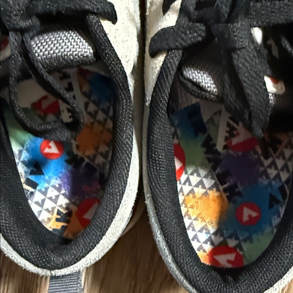 Airwalk Black Grey Shoes| size 3 - Picture 9 of 11